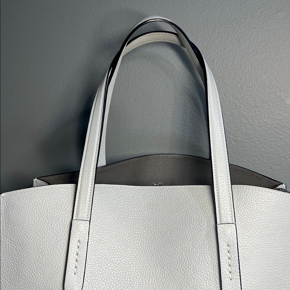 Coach Charlie Carryall - Picture 11 of 17